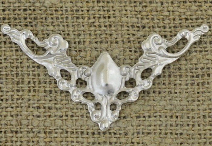 312174} Element ozdobny filigranowy w kolorze srebrnym