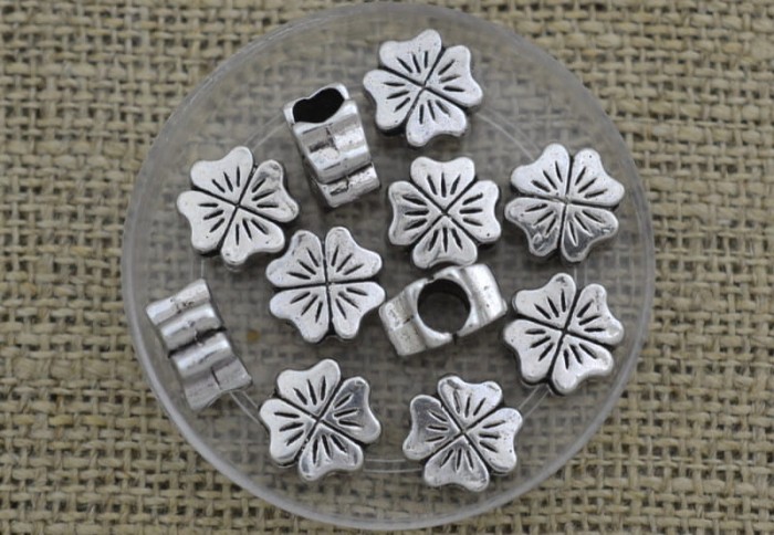 [312196] Koralik modułowy koniczynka w kolorze srebrnym