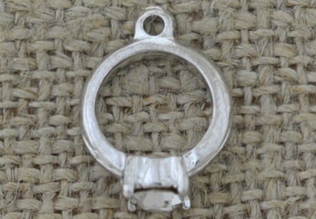 Zawieszka mała pierścionek kolor srebrny