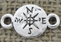 {312178} Element ozdobny łącznik kompas w kolorze srebrnym