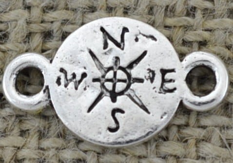 {312178} Element ozdobny łącznik kompas w kolorze srebrnym