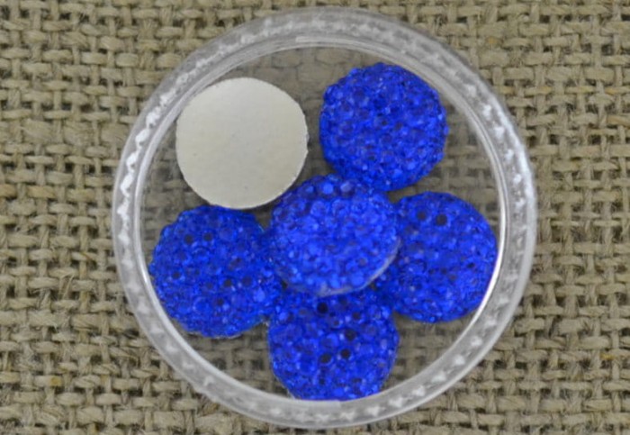 [046255] Kaboszon z żywicy cyrkoniowy okrągły chabrowy 10mm