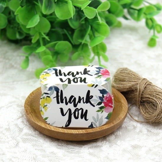 [07192] Papierowe metki owalne ze sznureczkiem- kwiaty THANK YOU 2szt