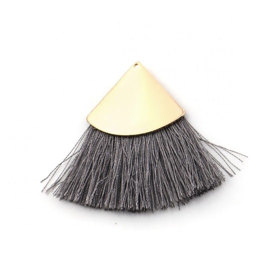 [207230] Zawieszka w kolorze złotym frędzel szary trójkąt