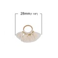 [207249] Zawieszka w kolorze złotym koło z kremowymi frędzlami