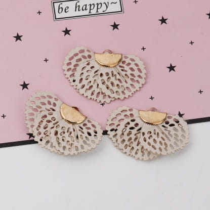 [207240] Zawieszka ze sztucznej skóry półkole jasnobeżowa