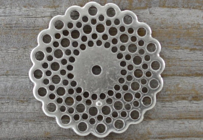 312129 Element ozdobny ażurowy w kolorze srebrnym 35mm