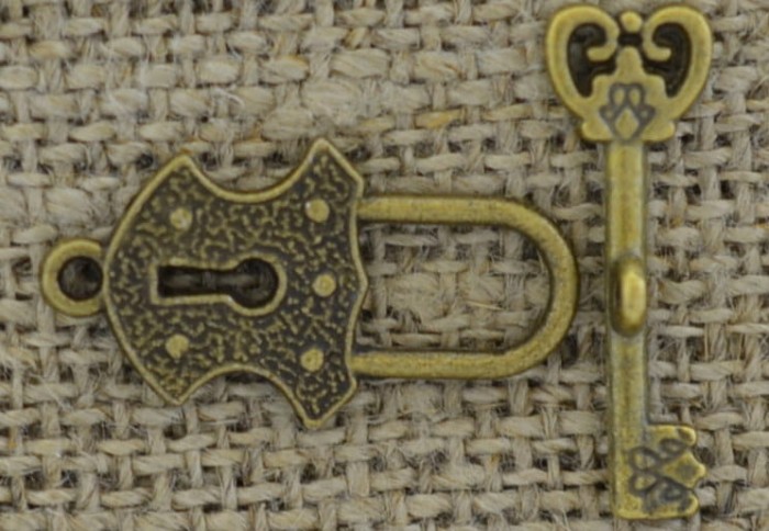 11504 Zapięcie ozdobne amerykańskie kłódka z kluczem