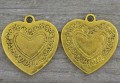 20702 Zawieszka mała serce w kolorze starego złota 
