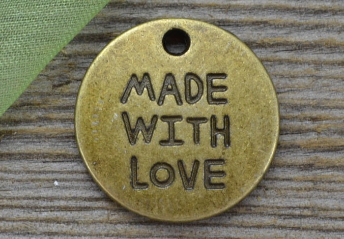 107232 Zawieszka mała moneta Made with love w kolorze brązu