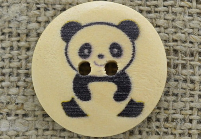 {873104} Guzik drewniany ozdobny panda