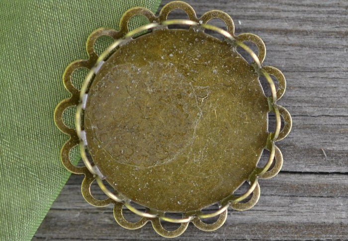 {10195} Ozdobna baza kwiatek 25mm w kolorze brązu