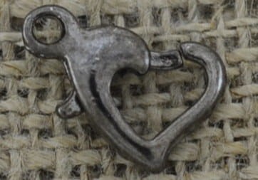 [31554] Karabińczyk serce w kolorze srebrnym 12mm