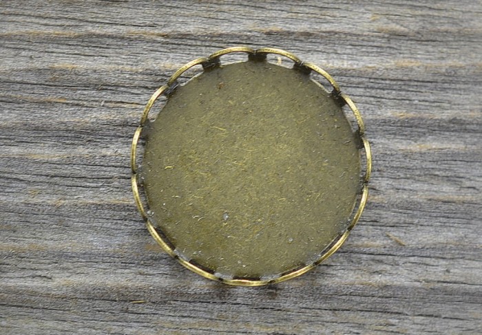 101129 Ozdobna baza medalionu w kolorze brązu na kaboszon 18mm 