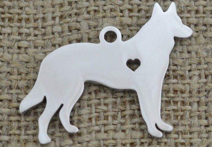 [307422] Zawieszka mała ze stali nierdzewnej pies w kolorze srebrnym