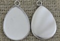 301100 Klasyczna baza medalionu w kolorze srebrnym na kaboszon kropla 25*18mm
