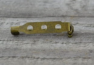 10207 Agrafka klasyczna 28mm w kolorze brązu