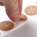 [ś07501] Naklejki świąteczne na rolce śnieżynki 500szt