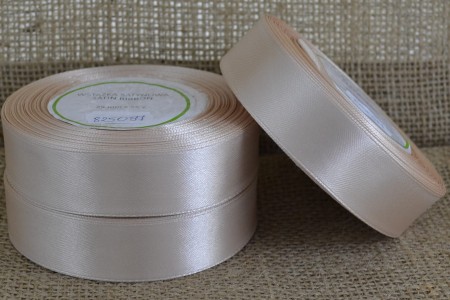 [825097] Wstążka satynowa 25mm 32mb nude