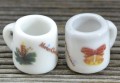 61427 Miniaturowy kubek ceramiczny dzwonki i stroik