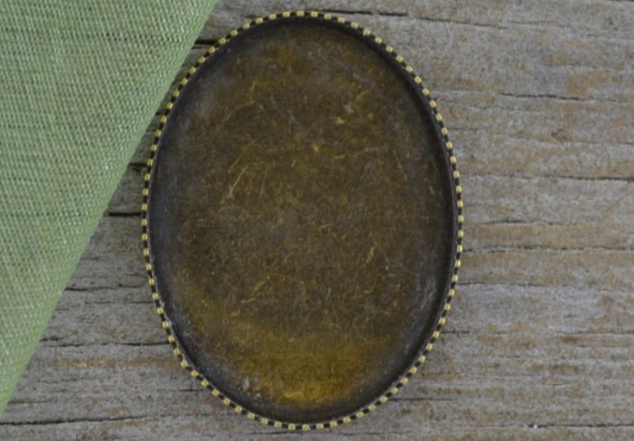 101132 Klasyczna baza medalionu w kolorze brązu na kaboszon 15*20mm 3szt