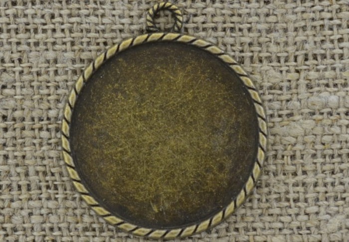 101180 Ozdobna baza medalionu w kolorze brązu na kaboszon 30mm