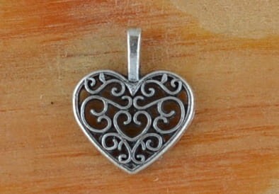 [30778] Zawieszka serce ażurowe kolor srebra 4szt