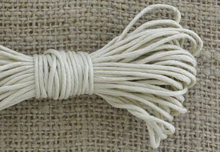 [71746] Sznurek woskowany ecru 1mm 7m