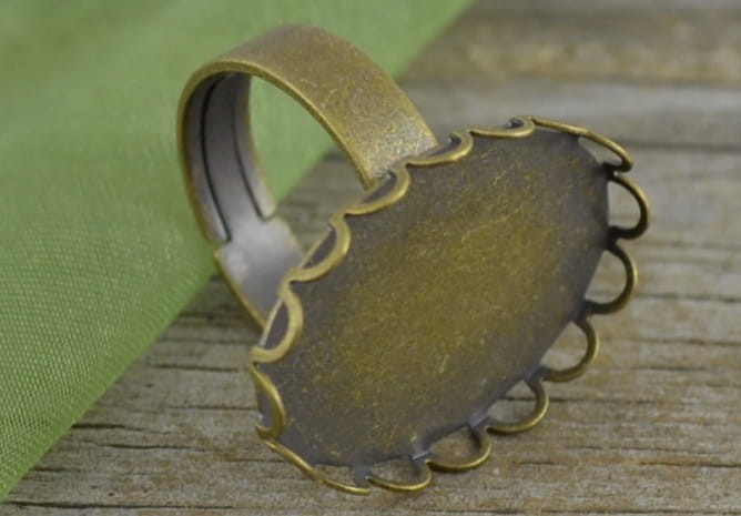 10307 Ozdobna baza pierścionka w kolorze brązu na kaboszon 25*18mm