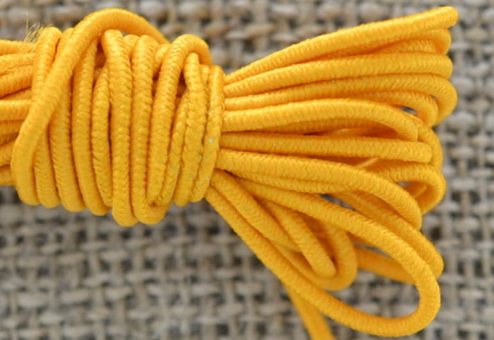 74710 Gumka nylonowa 1mm morelowa 2 metry 