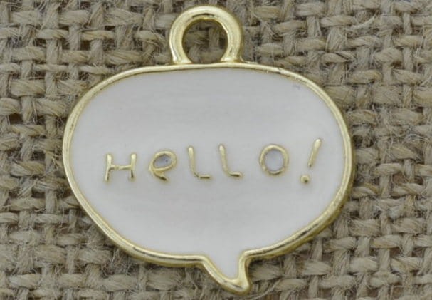 [70718] Zawieszka emaliowana "HELLO!" biała
