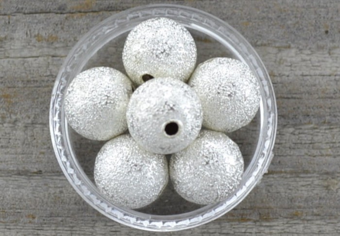 31299 Koralik ozdobny w kolorze srebra 10mm 2szt 