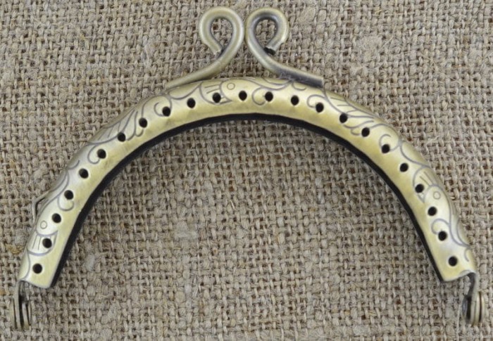 k0124 Ozdobne bigle do torebki w kolorze brązowym 88*60mm