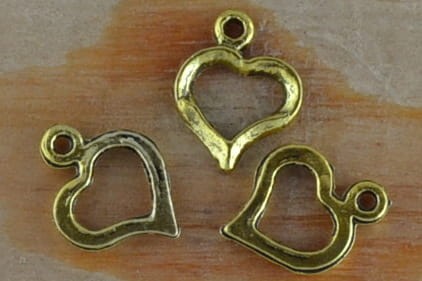 {20714} Zawieszka obwódka serduszka w kolorze starego złota 7szt
