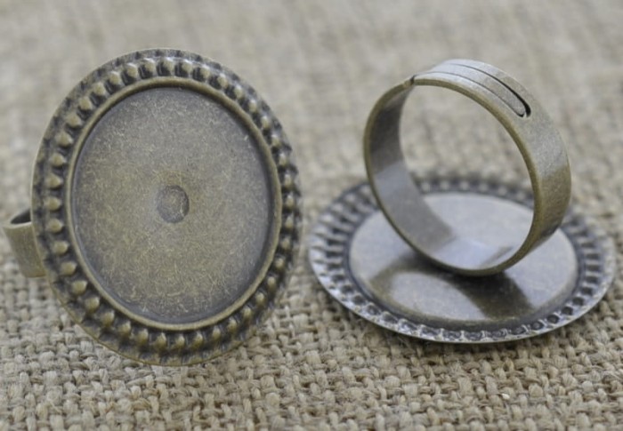  10381 Ozdobna baza pierścionka w kolorze brązu na kaboszon 20mm