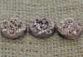  [046310] Kaboszon brokatowy druzy kakaowy 12mm