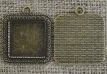 101190 Ozdobna baza medalionu w kolorze brązu na kaboszon kwadratowy 20*20mm 