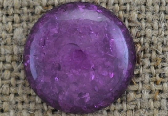 046224 Kaboszon z żywicy crackle 20mm fioletowy 2szt
