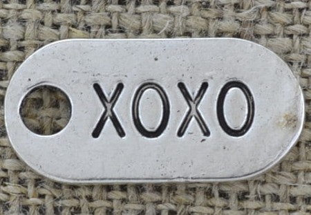 [30744] Zawieszka z napisem xoxo kolor srebrny