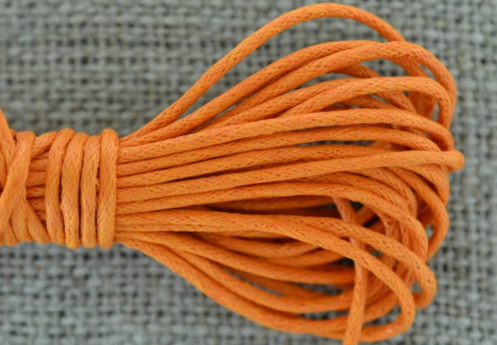 71775 Sznurek woskowany pomarańczowy 1,5mm 4 metry