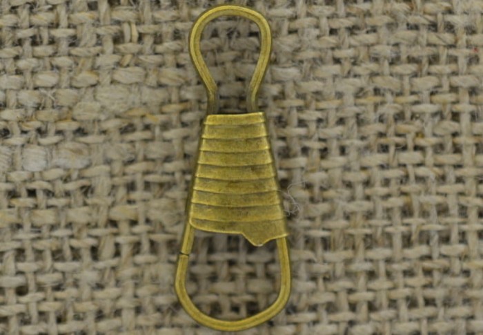 {11509} Duże zapięcie na sprężynie w kolorze brązu