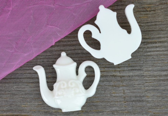  {802267} Kaboszon z żywicy imbryk biały 2szt