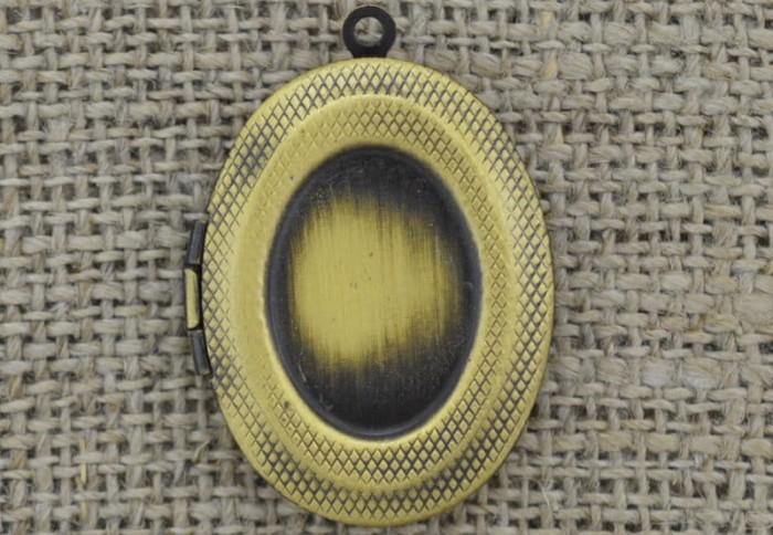 [11305] Sekretnik owalny z miejscem na kaboszon w kolorze brązu