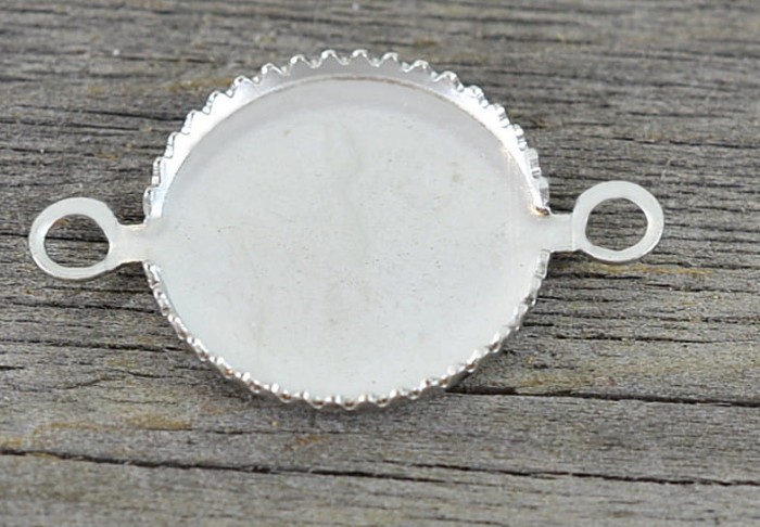 30141 Klasyczna baza łącznik w kolorze srebra na kaboszon 14mm 