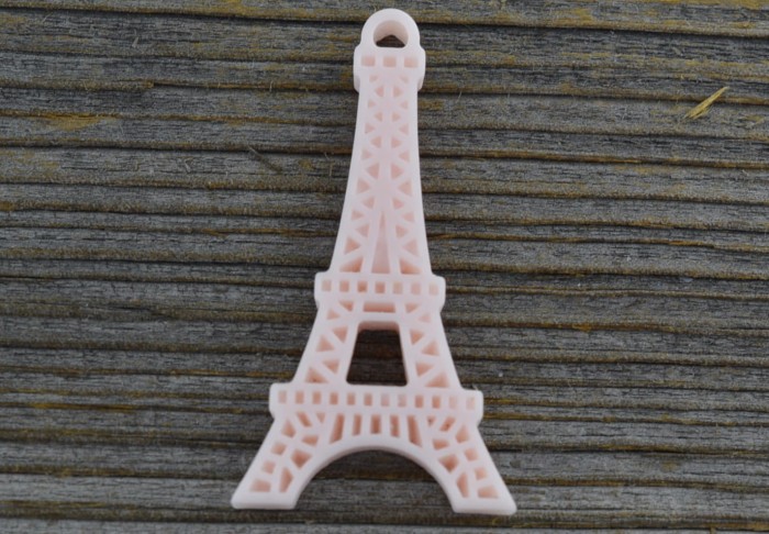 00806 Zawieszka duża wieża Eiffla w kolorze bladoróżowym
