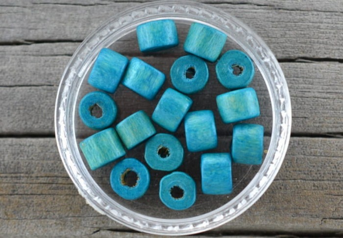 87335 Koralik drewniany turkusowy 5mm 40szt