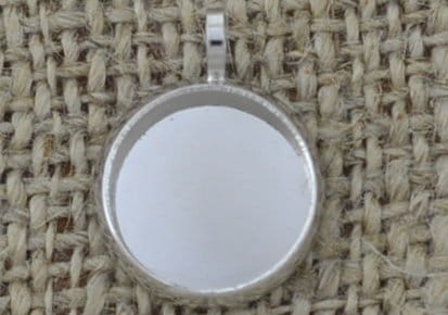 [30114] Baza medalionu w kolorze srebra na kaboszon 10mm