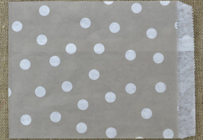 73431 Torebka papierowa beżowa w białe groszki 2szt