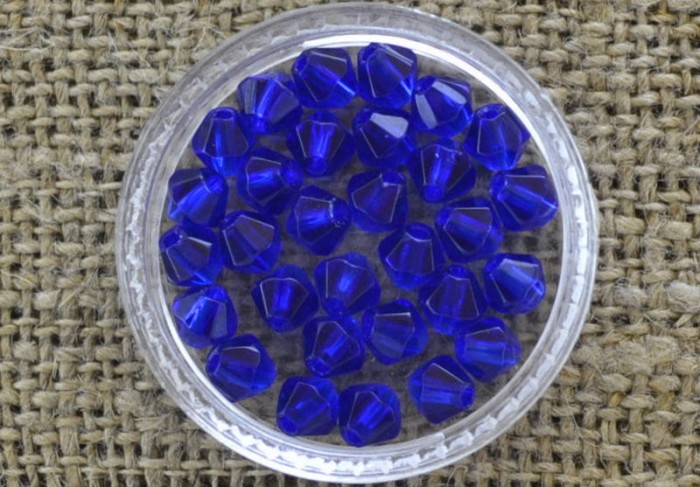 701249 Koralik fasetowany bicone 4*4mm granatowy 30szt