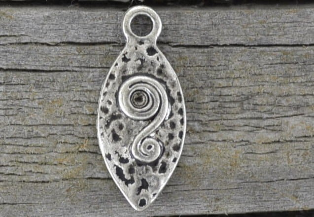 307343 Zawieszka mała łezka w kolorze srebra 3szt 